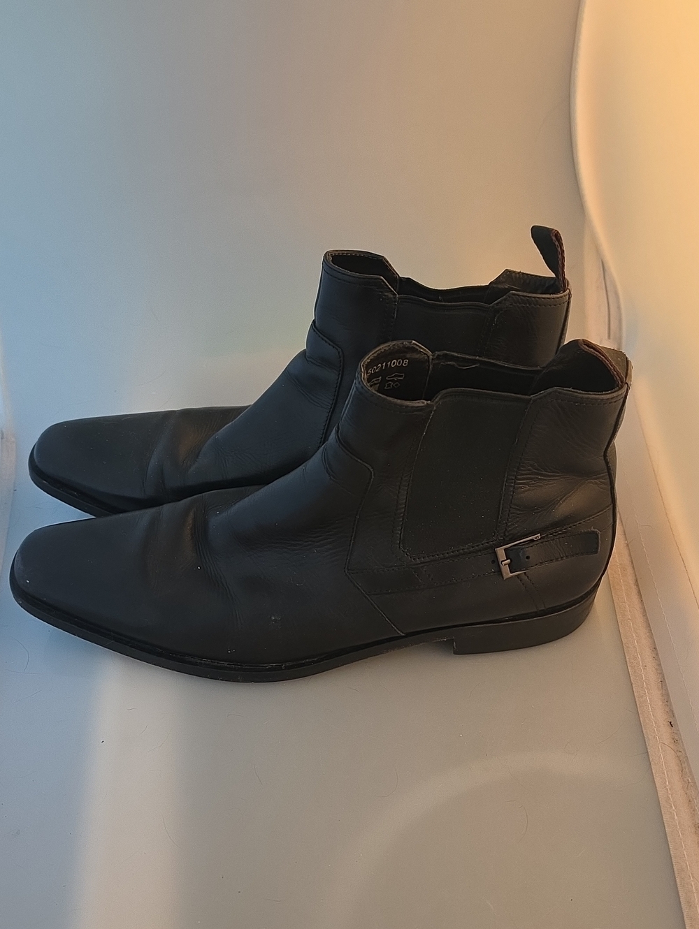 Hugo Boss Men's Black Leather Chelsea Boots